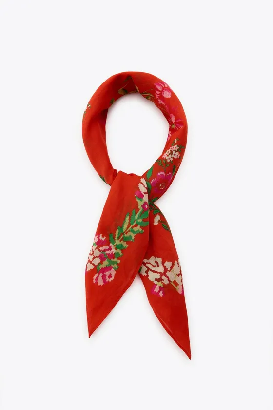 ХЛОКОВЫЙ ШАРФ С ВЫШИВКОЙ