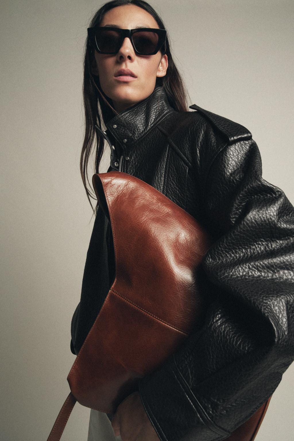 КОЖАНАЯ СУМКА-МЕШОК АСИММЕТРИЧНОГО КРОЯ