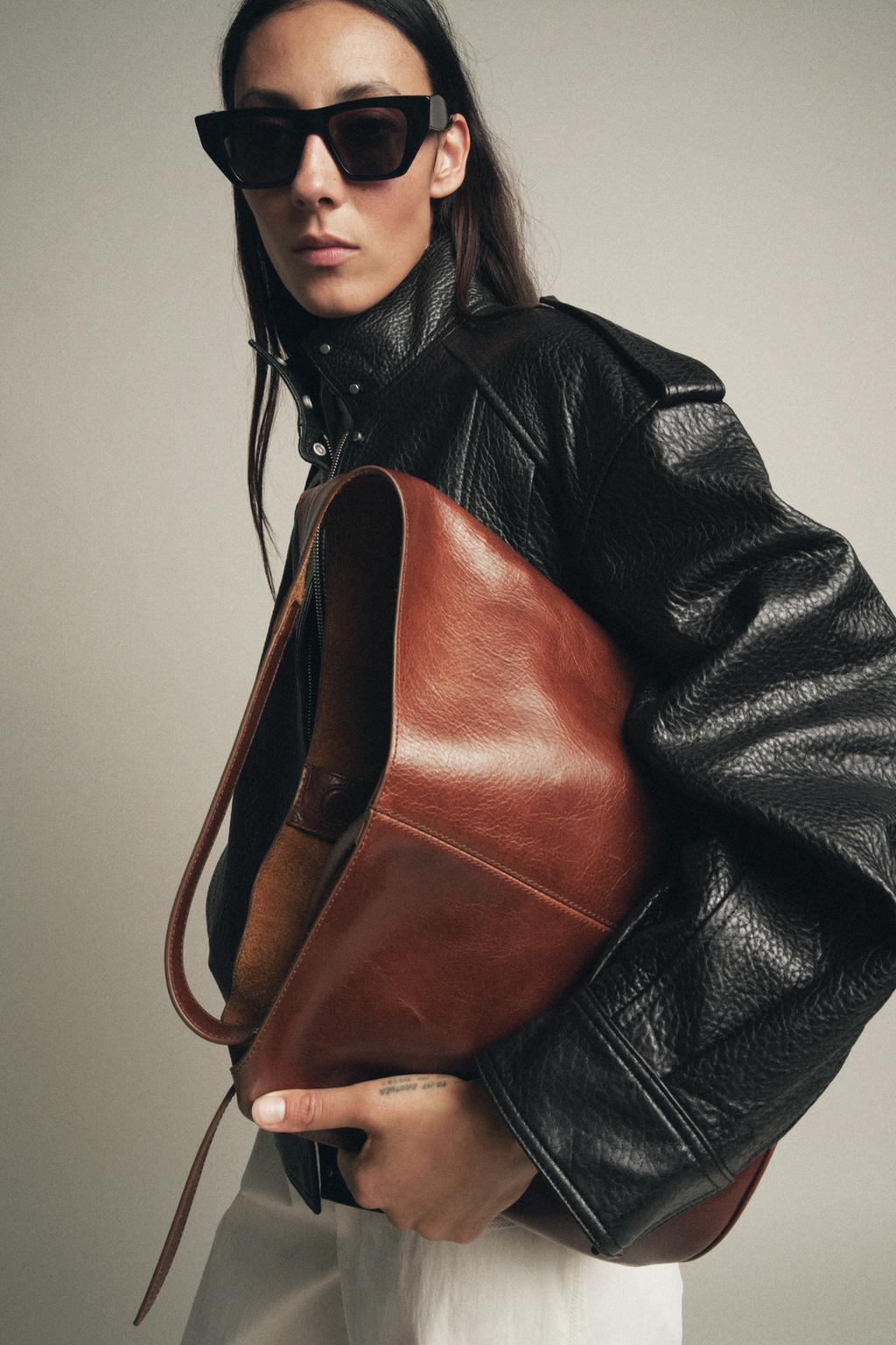 КОЖАНАЯ СУМКА-МЕШОК АСИММЕТРИЧНОГО КРОЯ