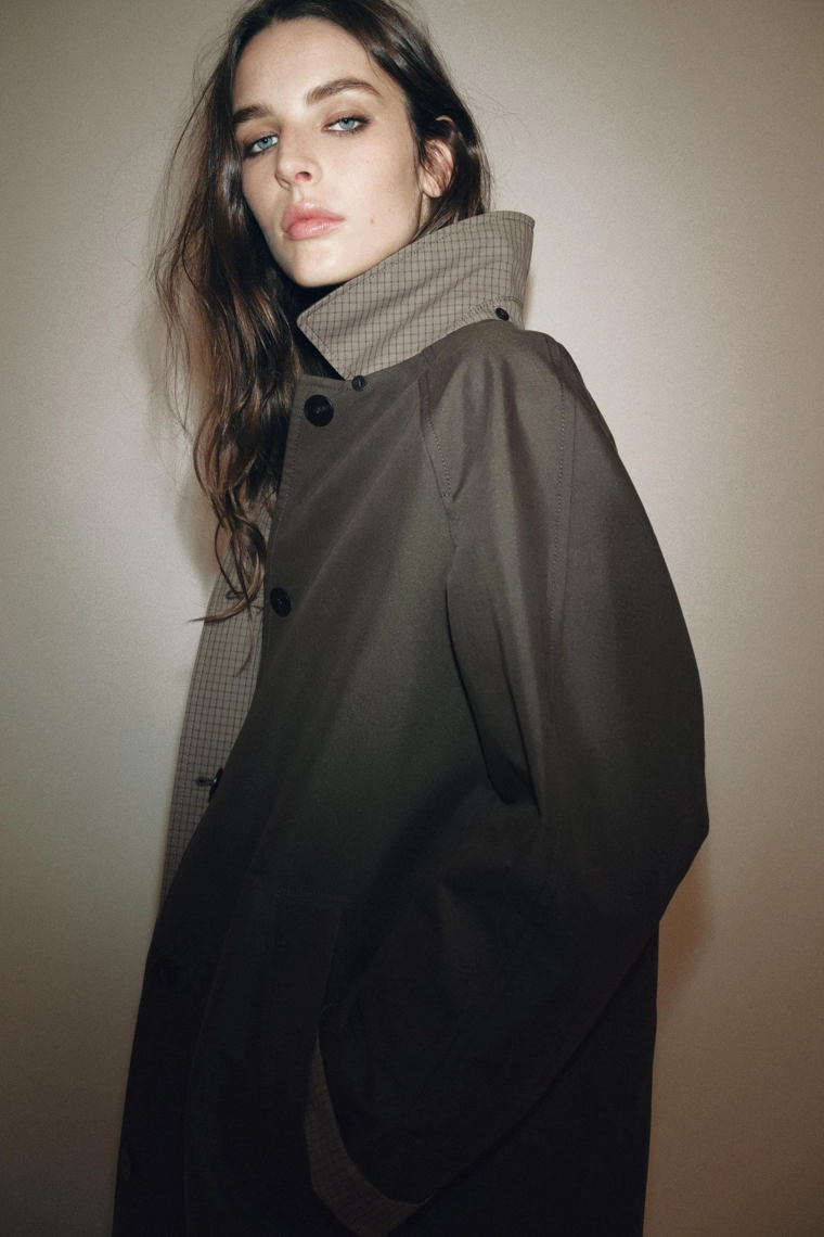 ДВУСТОРОННИЙ ТРЕНЧ С ВОРОТНИКОМ ИЗ ИСКУССТВЕННОГО МЕХА — ZW COLLECTION