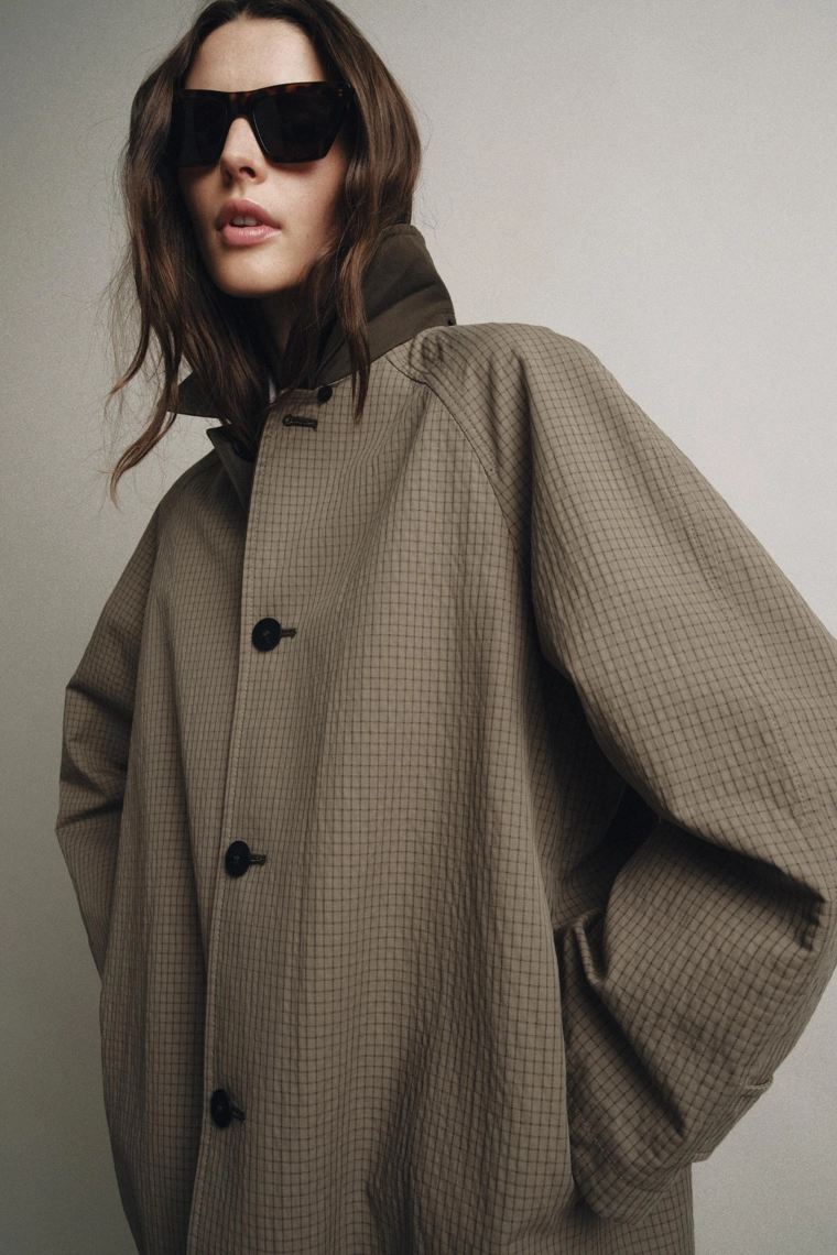 ДВУСТОРОННИЙ ТРЕНЧ С ВОРОТНИКОМ ИЗ ИСКУССТВЕННОГО МЕХА — ZW COLLECTION