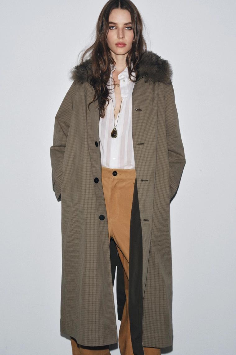 ДВУСТОРОННИЙ ТРЕНЧ С ВОРОТНИКОМ ИЗ ИСКУССТВЕННОГО МЕХА — ZW COLLECTION