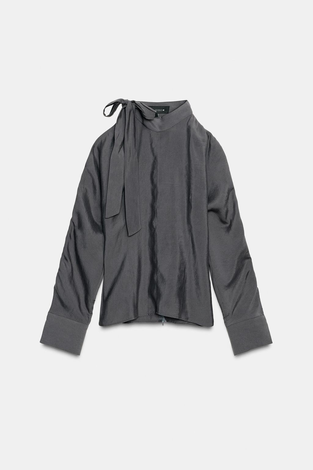 БЛУЗА С ВЫРЕЗОМ НА ПЛЕЧЕ И ЗАВЯЗКАМИ