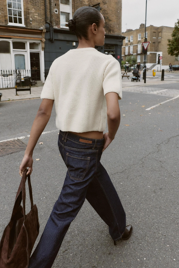 ДЖЕМПЕР ИЗ РЕЛЬЕФНОГО ТРИКОТАЖА С ЦВЕТАМИ