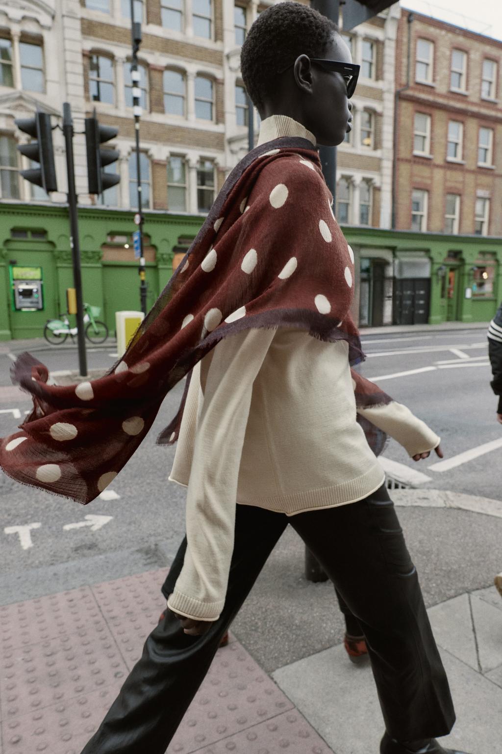 ШАРФ С ПРИНТОМ В ГОРОШЕК