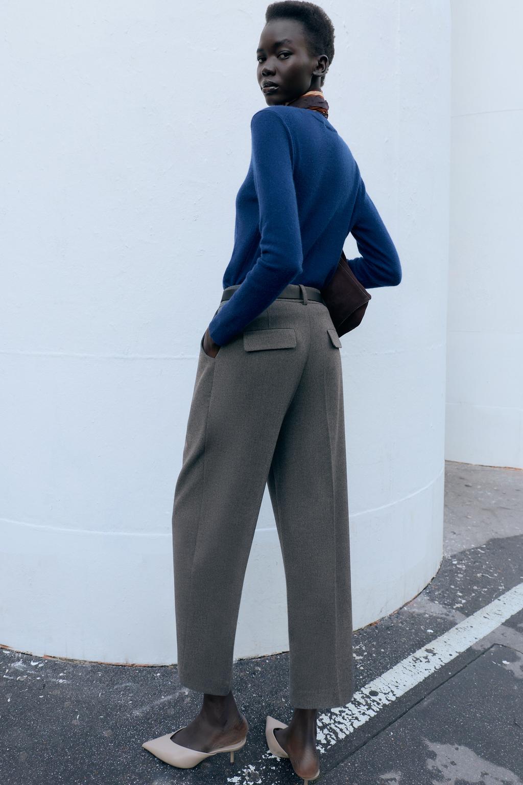 БРЮКИ С ЗАЩИПАМИ И РЕМНЕМ