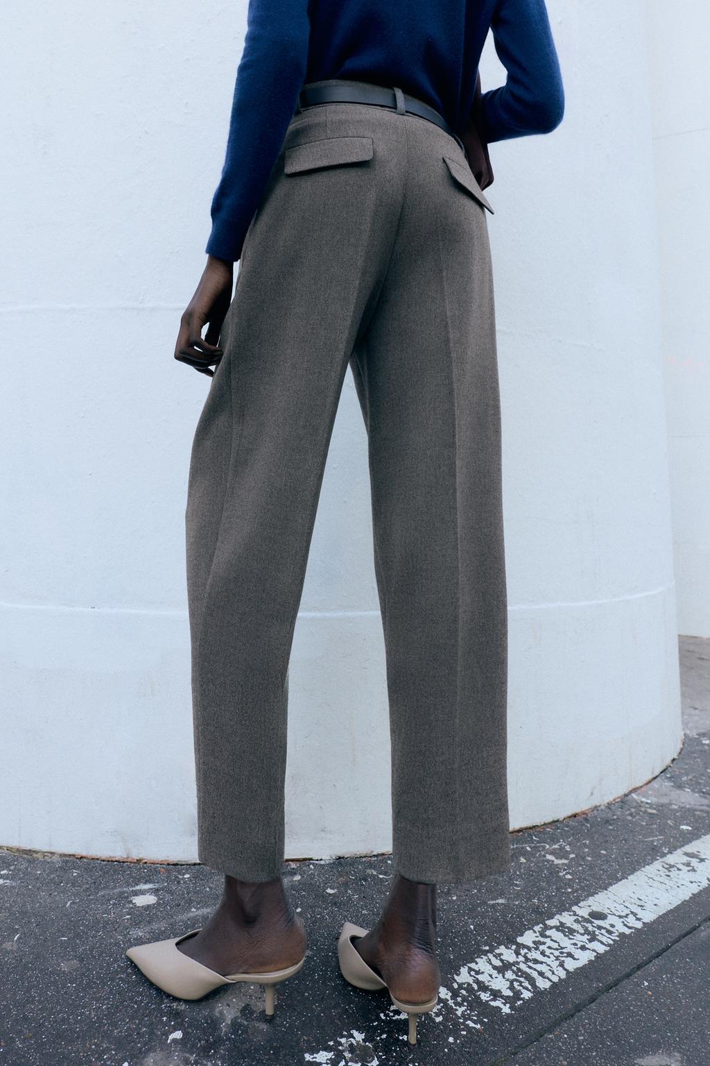 БРЮКИ С ЗАЩИПАМИ И РЕМНЕМ