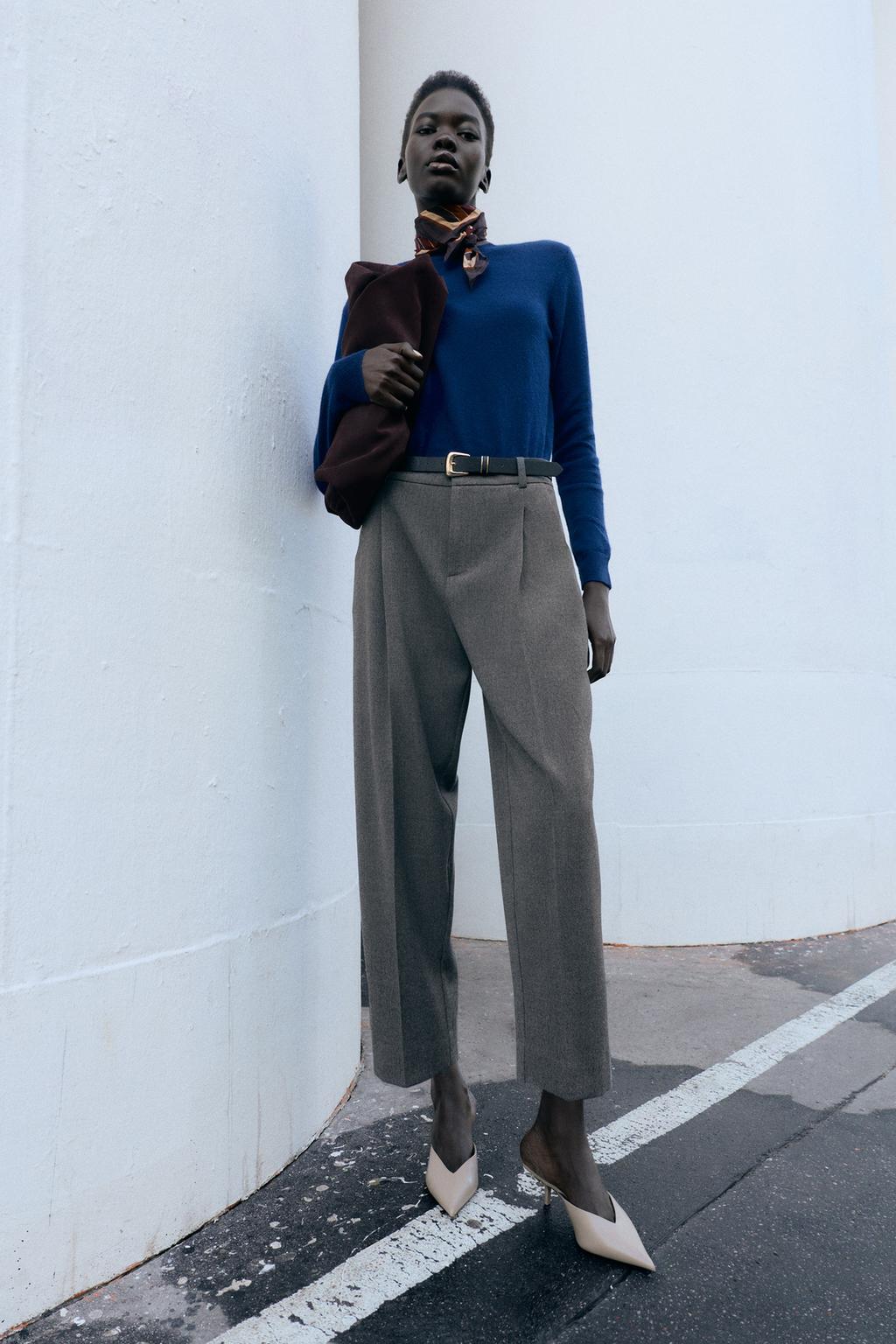 БРЮКИ С ЗАЩИПАМИ И РЕМНЕМ