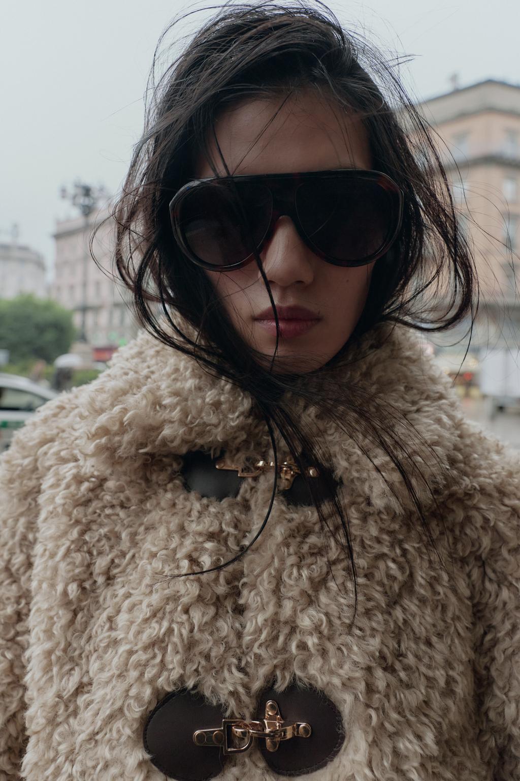 КУРТКА ИЗ ИСКУССТВЕННОГО МЕХА С ЗАСТЕЖКАМИ-ТОГГЛ