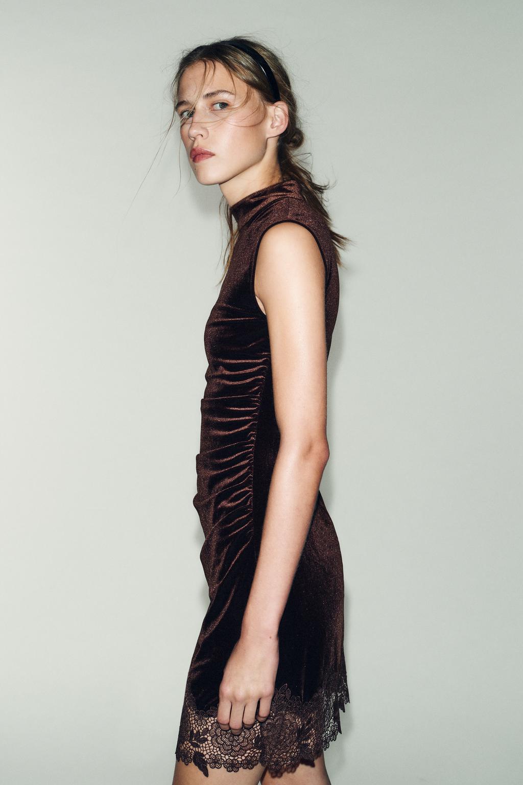 БАРХАТНОЕ ПЛАТЬЕ С КРУЖЕВОМ