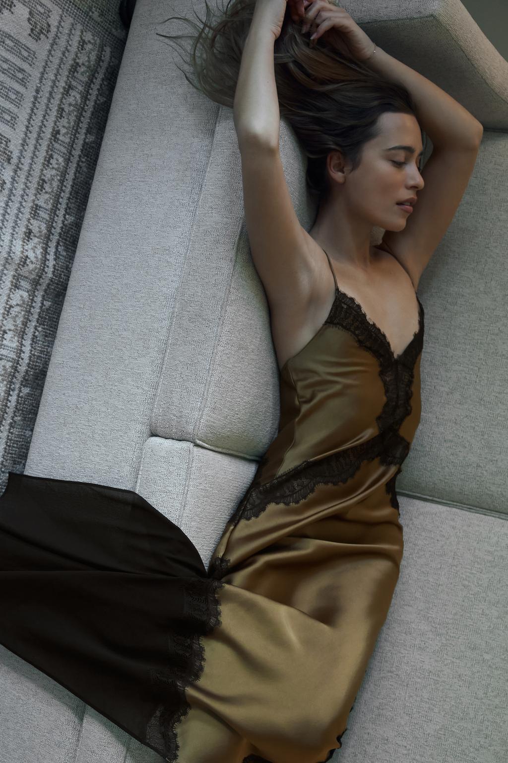 КОМБИНИРОВАННОЕ АТЛАСНОЕ ПЛАТЬЕ С КРУЖЕВОМ