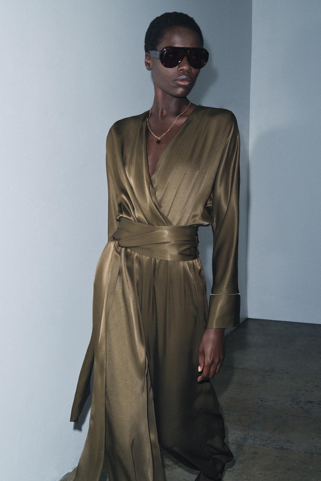 АТЛАСНЫЙ КОМБИНЕЗОН С ОБЪЕМНЫМИ БРЮКАМИ — ZW COLLECTION