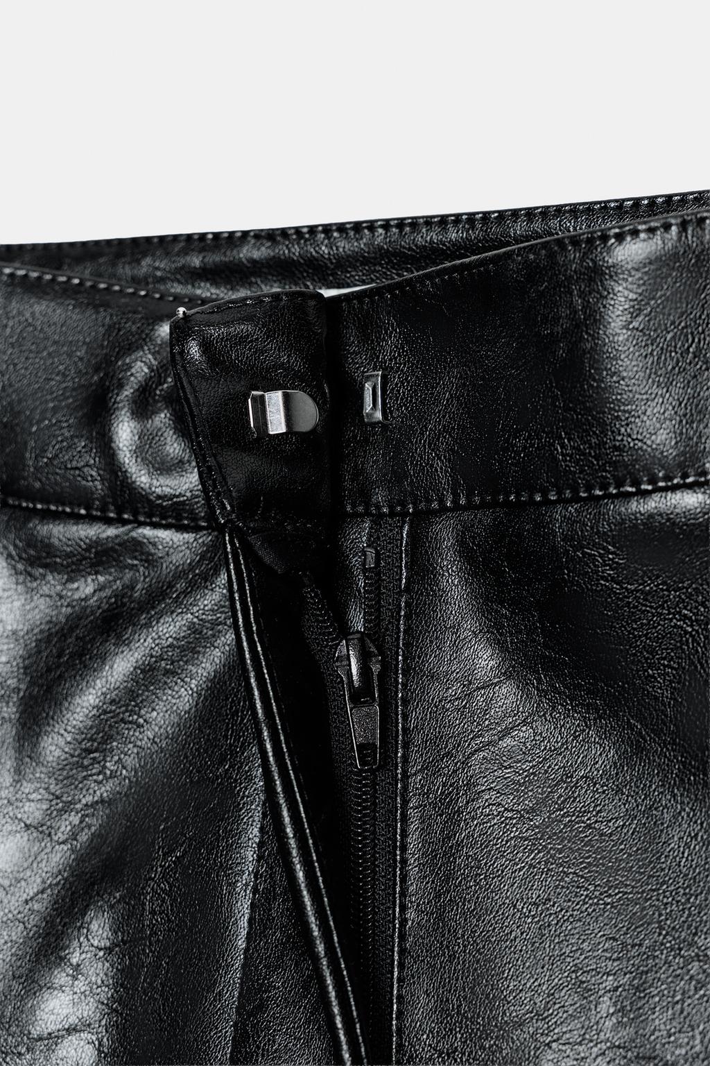 ДЛИННЫЕ ШОРТЫ ИЗ ИСКУССТВЕННОЙ КОЖИ