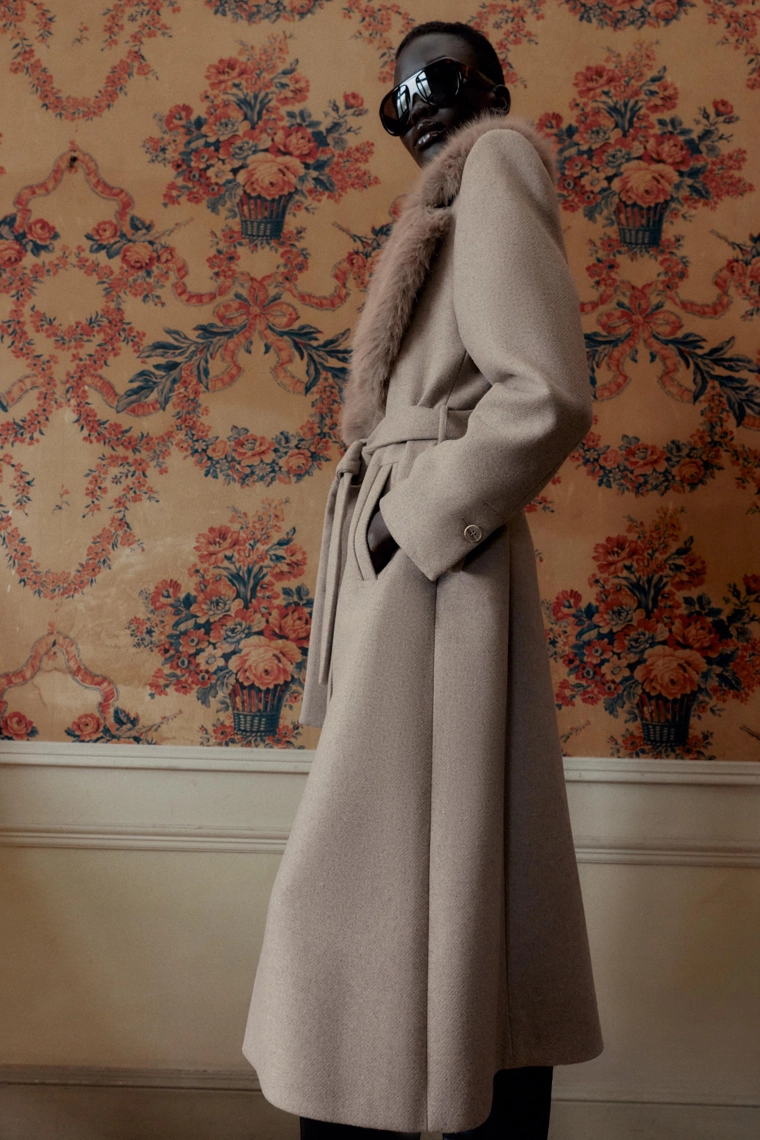 ПАЛЬТО ИЗ ШЕРСТИ С ЛАЦКАНАМИ ИЗ ИСКУССТВЕННОГО МЕХА И ПОЯСОМ