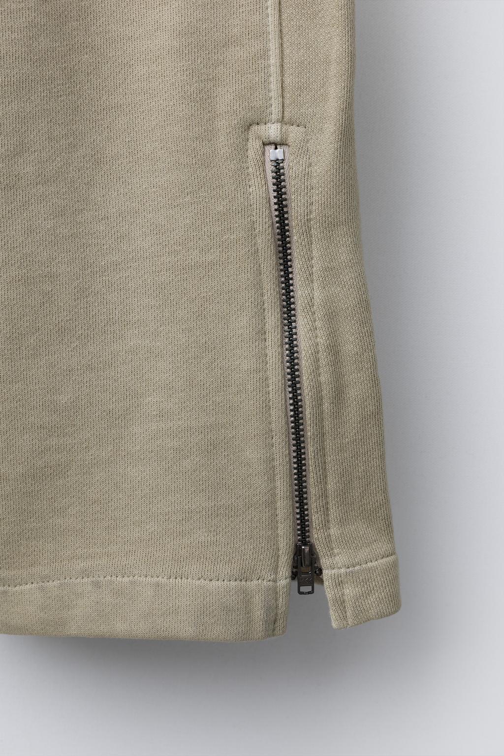 ШИРОКИЕ БРЮКИ ИЗ ФЛИСА, ОКРАШЕННЫЕ В ГОТОВОМ ИЗДЕЛИИ