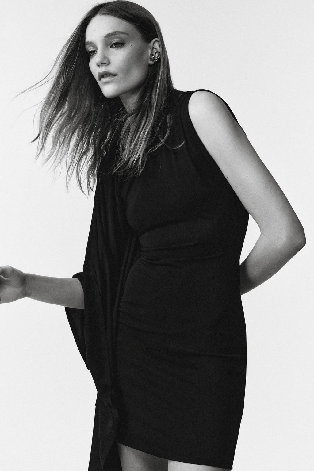 ПЛАТЬЕ С АСИММЕТРИЧНЫМ РУКАВОМ LIMITED EDITION