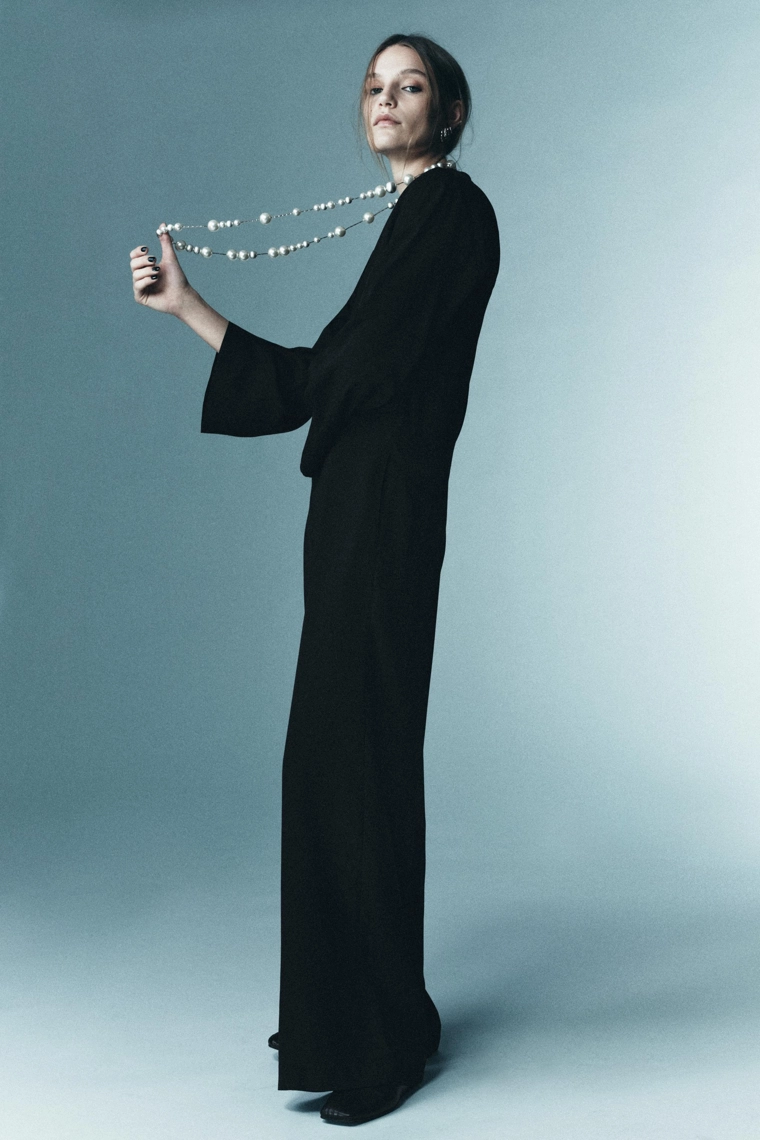 МИНИМАЛИСТИЧНЫЙ КОМБИНЕЗОН — LIMITED EDITION