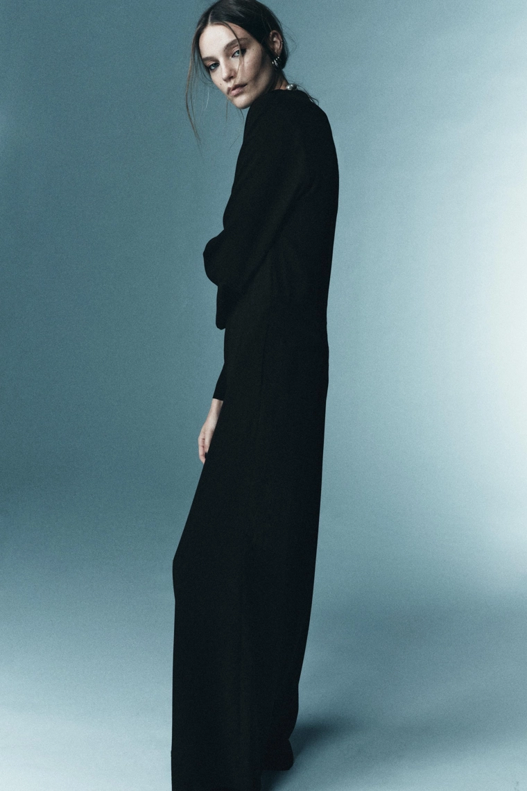 МИНИМАЛИСТИЧНЫЙ КОМБИНЕЗОН — LIMITED EDITION