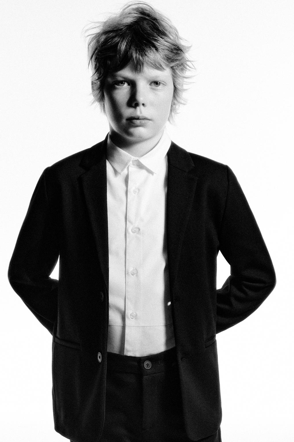 РУБАШКА СО СЪЕМНОЙ АТЛАСНОЙ БАБОЧКОЙ