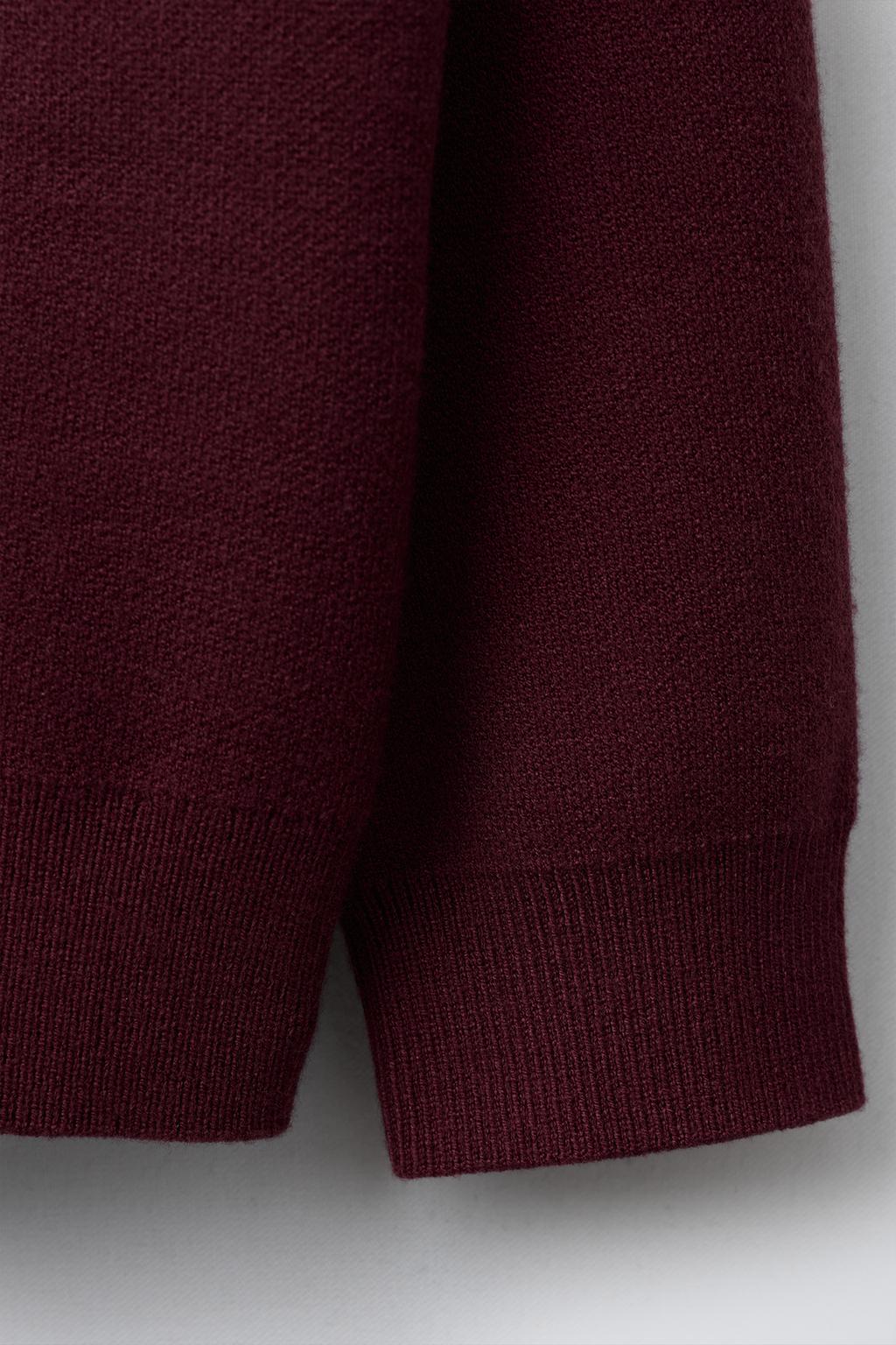 ОДНОТОННЫЙ СВИТЕР