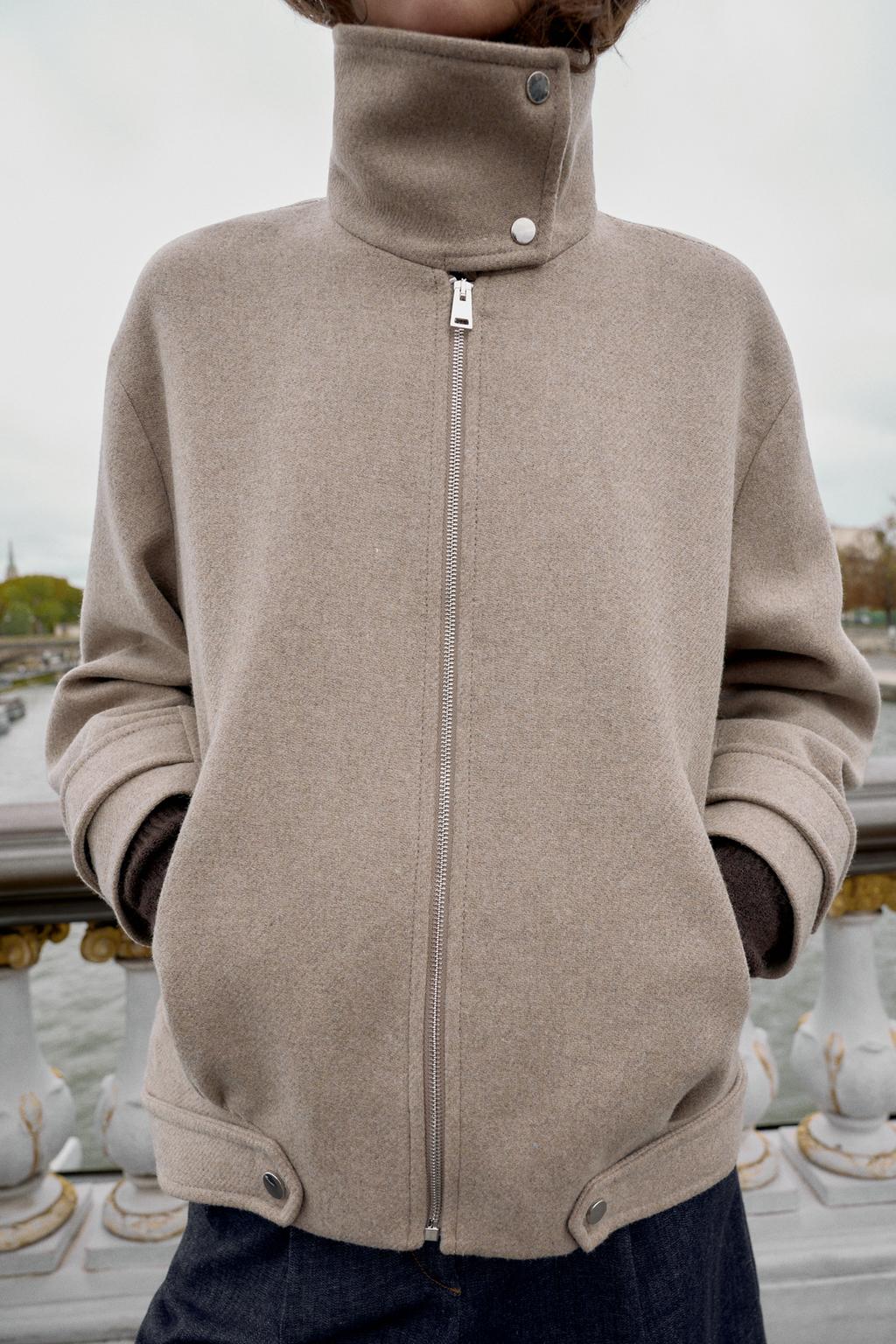 БОМБЕР ИЗ ШЕРСТИ С ВЫСОКИМ ВОРОТНИКОМ