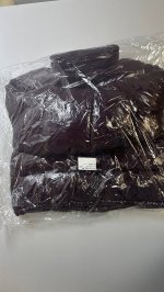 Bershka Куртка с эффектом винила Burgundy | 6614/228/605