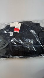 Zara КОРОТКИЙ АНОРАК С КАПЮШОНОМ WATER AND WIND PROTECTION Black | 3046/223/800