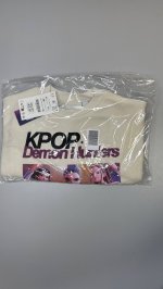 Zara Толстовка с принтом kpop demon hunters™ netflix © Ecru | 5431/450/712