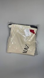 Zara ВЫСОКИЕ КЕДЫ STRANGER THINGS © NETFLIX Red | 4236/730/600