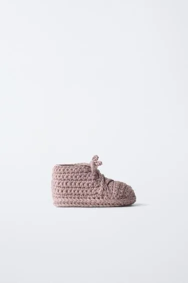 BOOTIES WITH BOW