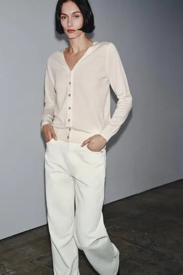 Кардиган с V-образным вырезом из 100% шерсти