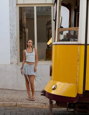 Zara Мини-юбка из полупрозрачной ткани с принтом