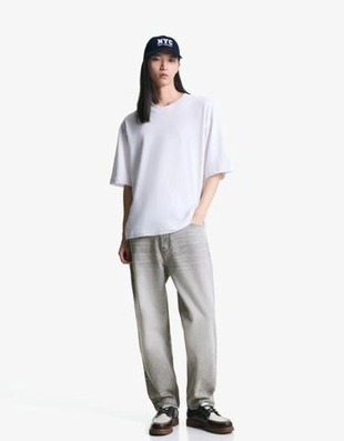 Zara Джинсы свободного кроя, зауженные в нижней части