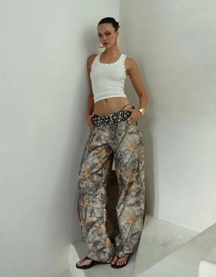 Zara Топ без рукавов с декоративными заклепками