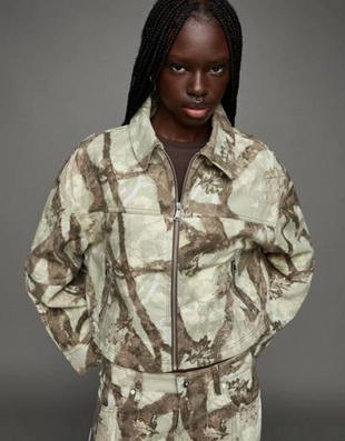 Zara Укороченная джинсовая куртка с принтом