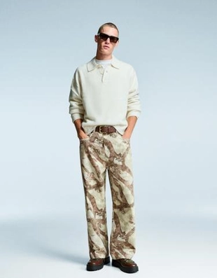 Zara Джинсы свободного кроя с принтом