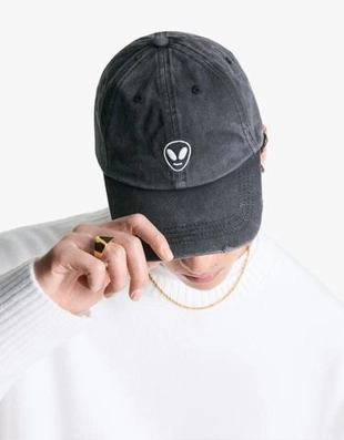 Zara Кепка с вышивкой