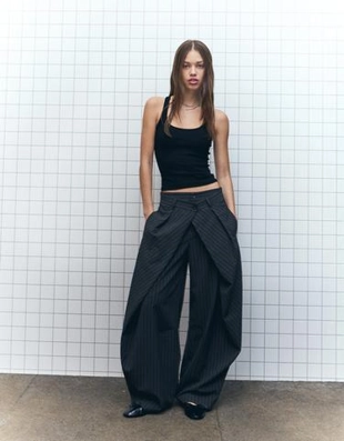 Zara Брюки с защипами и двойной пуговицей