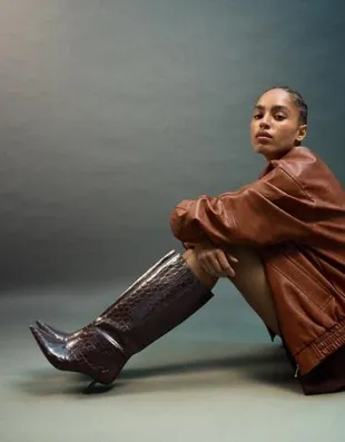 EMBOSSED KITTEN-HEEL BOOTS- Заказать в России