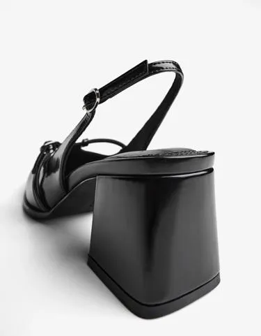 Туфли-слингбэки на каблуке с пряжкой