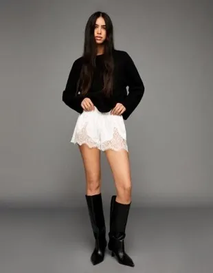 Сатиновые шорты с кружевом