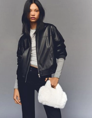 Zara Сумка-боулинг из искусственного меха купить с доставкой.