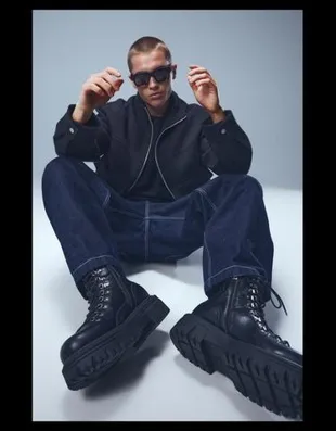 Ботинки с металлическими деталями- Заказать в России