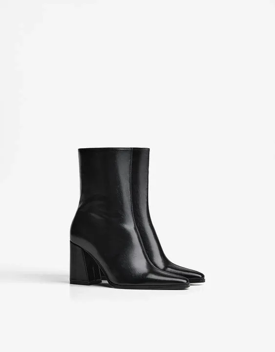 Block-heel ankle boots
