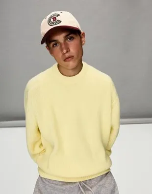 Вельветовая кепка с вышивкой- Заказать в России