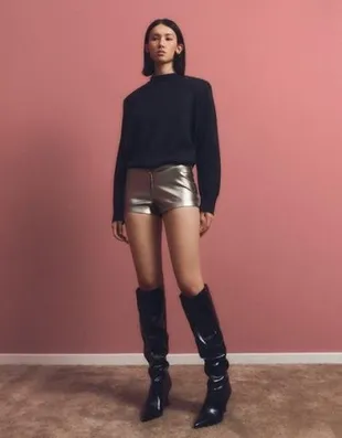 Шорты из искусственной кожи с металлическим блеском- Заказать в России