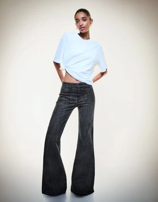 Zara Джинсы клеш комфортные с карманами