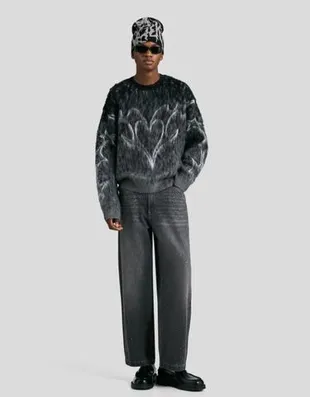 Свитер с начесом и принтом