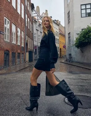WIDE-LEG HEELED BOOTS