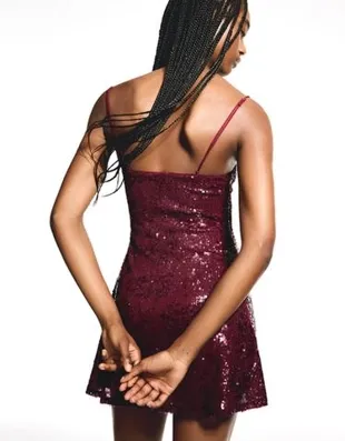 Платье на бретелях с пайетками- Заказать в России